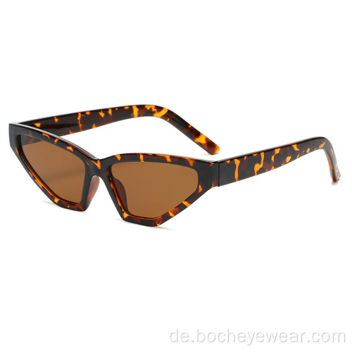 Neue personalisierte kleine Rahmen dreieckige Katzenaugen-Sonnenbrille Trendsetter Hip-Hop-Disco-Sonnenbrillen für Männer und Frauen Street Shooting